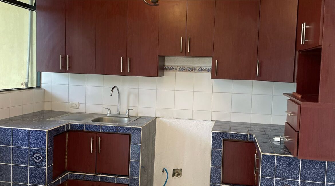CASA EN VENTA EN CASA GRANDE Km. 10 RUTA AL ATLANTICO