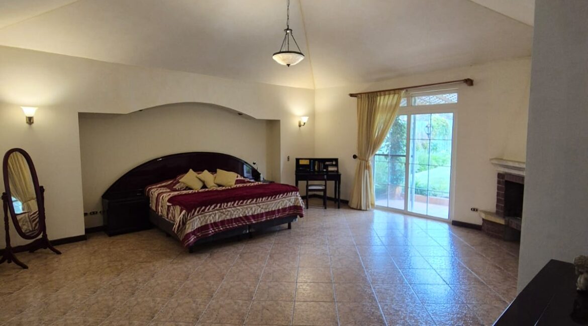 CASA EN VENTA CASA & CAMPO FRAIJANES