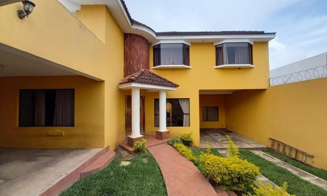 Casa en San Cristobal zona 8 de mixco