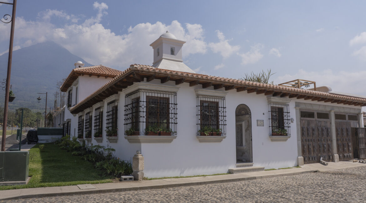 HERMOSA CASA EN VENTA EN ANTIGUA GUATEMALA
