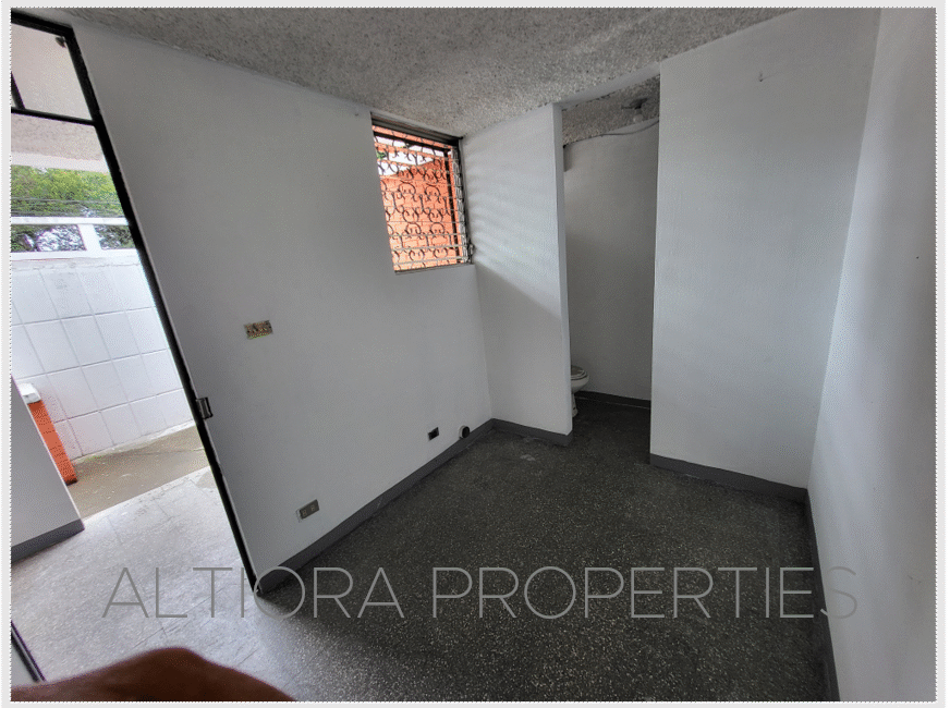 CASA EN VENTA ANILLO PERIFERICO ZONA 11