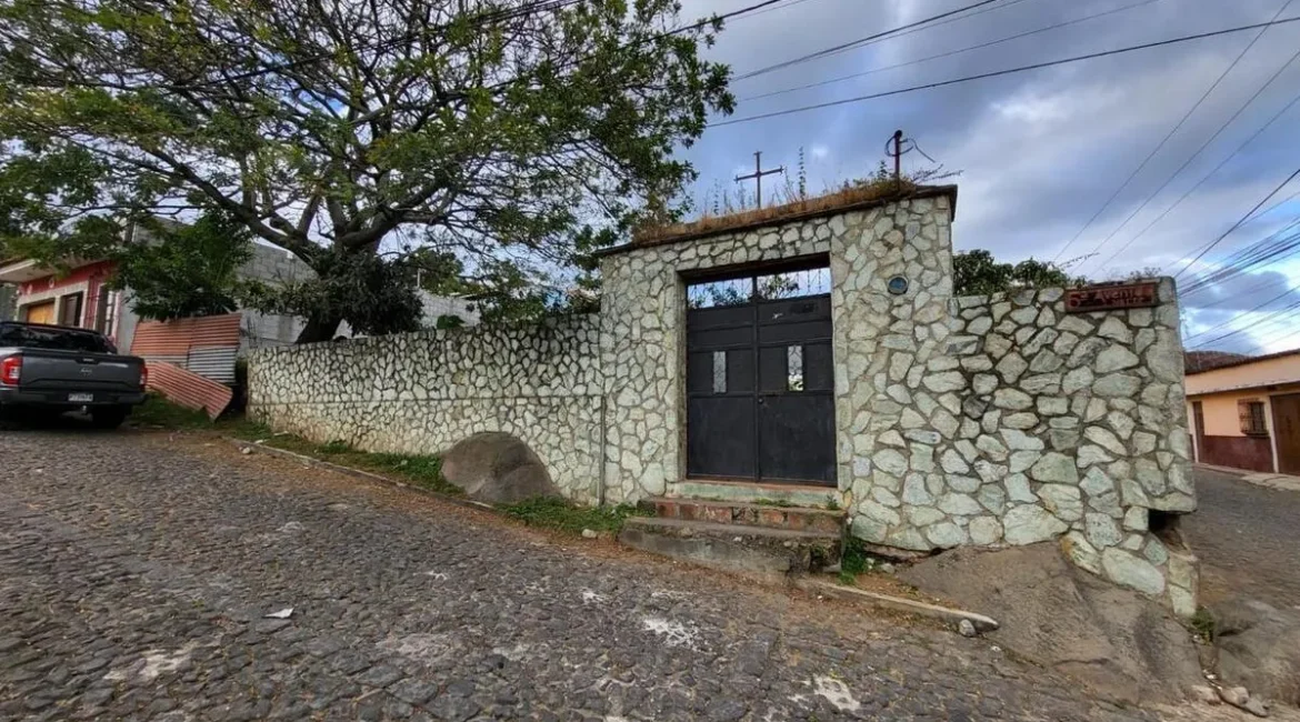 SAN JUAN EL OBISPO / Terreno en Venta , Antigua