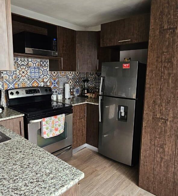 CASA AMUEBLADA EN RENTA A 20 MINUTOS DE ANTIGUA