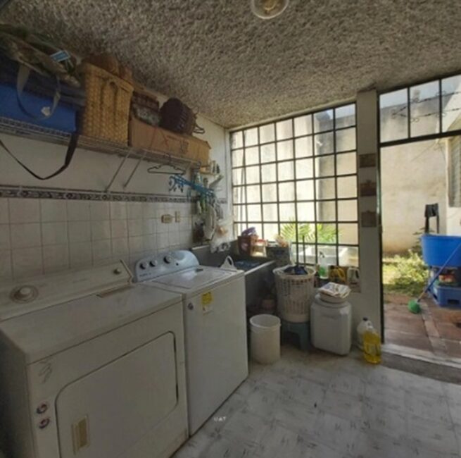 Casa en Venta Colonia Aurora Zona 13 Dentro de Garita