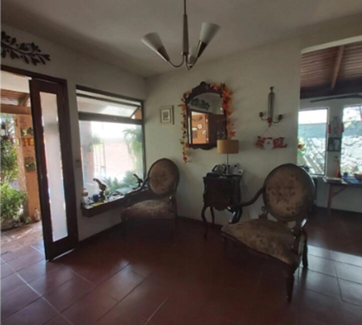 Casa en Venta Colonia Aurora Zona 13 Dentro de Garita